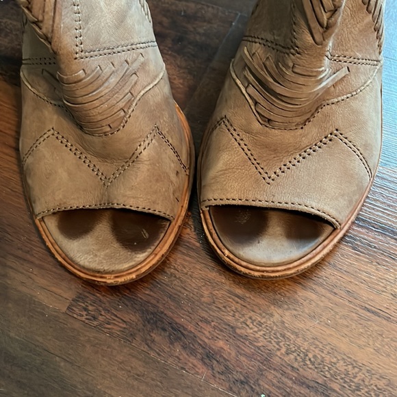 Vince Camuto Karinta Tan Neutral Aztec Open Toe Heels - Picture 7 of 11